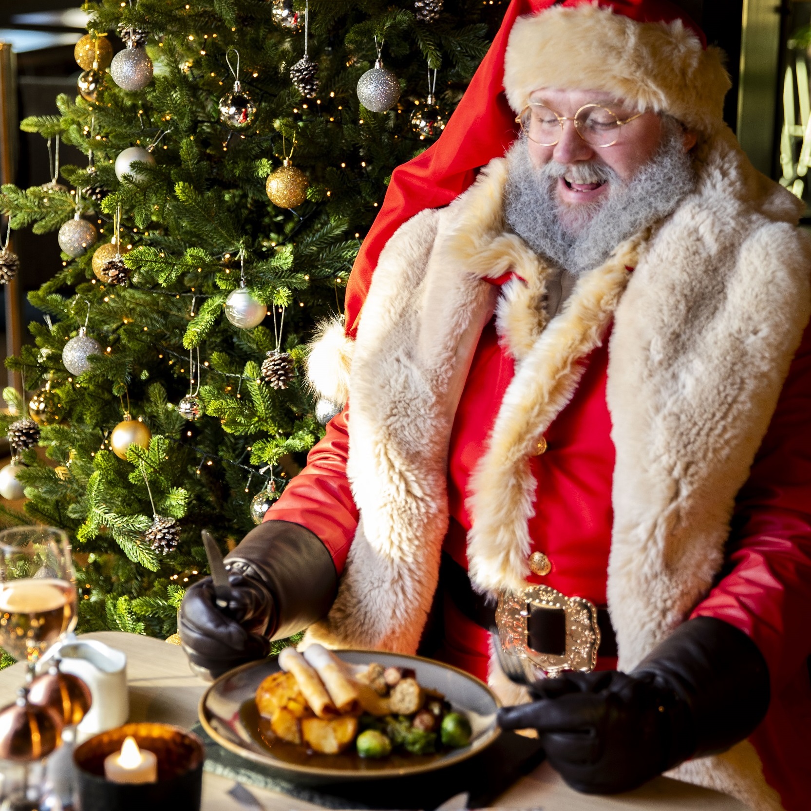 Santa Clause at NP20 bar and kitchen eating a roast dinner
